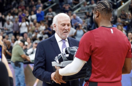 湖人112-124大败国王，东契奇累垮，詹皇走人倒计时，未来已属东契奇