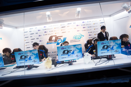 [CBA]王岚嵚强突 强对抗后折叠抛投得手