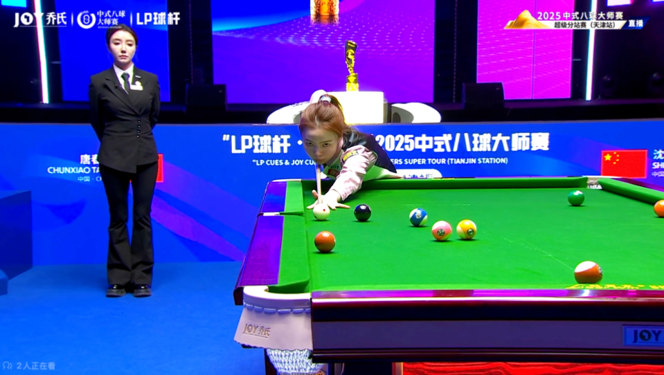 足球巴萨主帅称赞中场新核：不可替代